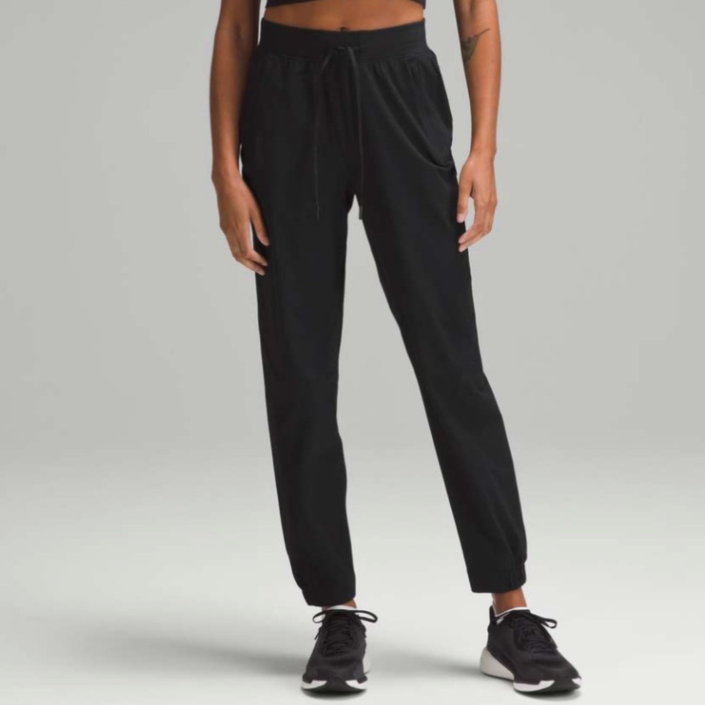 Lululemon • License to Train High-Rise Pant